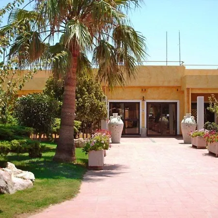 Altura Hotel