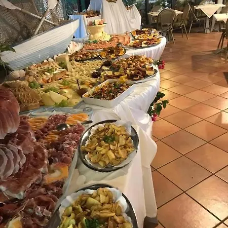 Altura Hotel