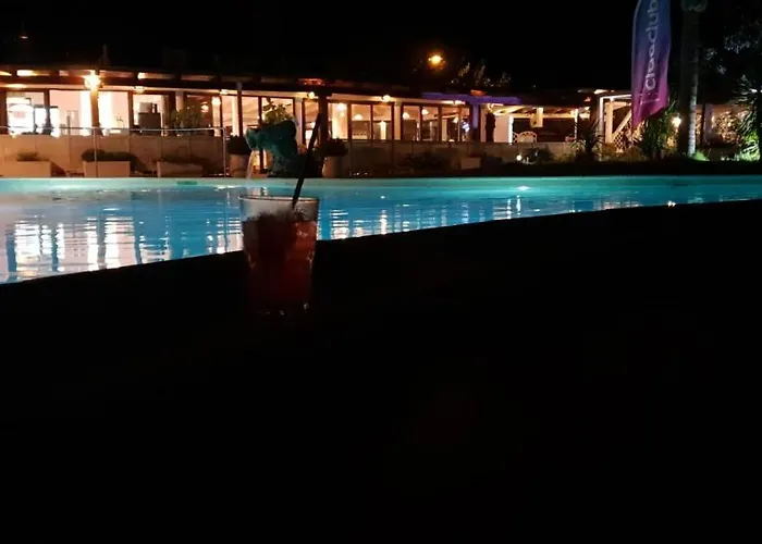 Готель Altura Віллазімьюс